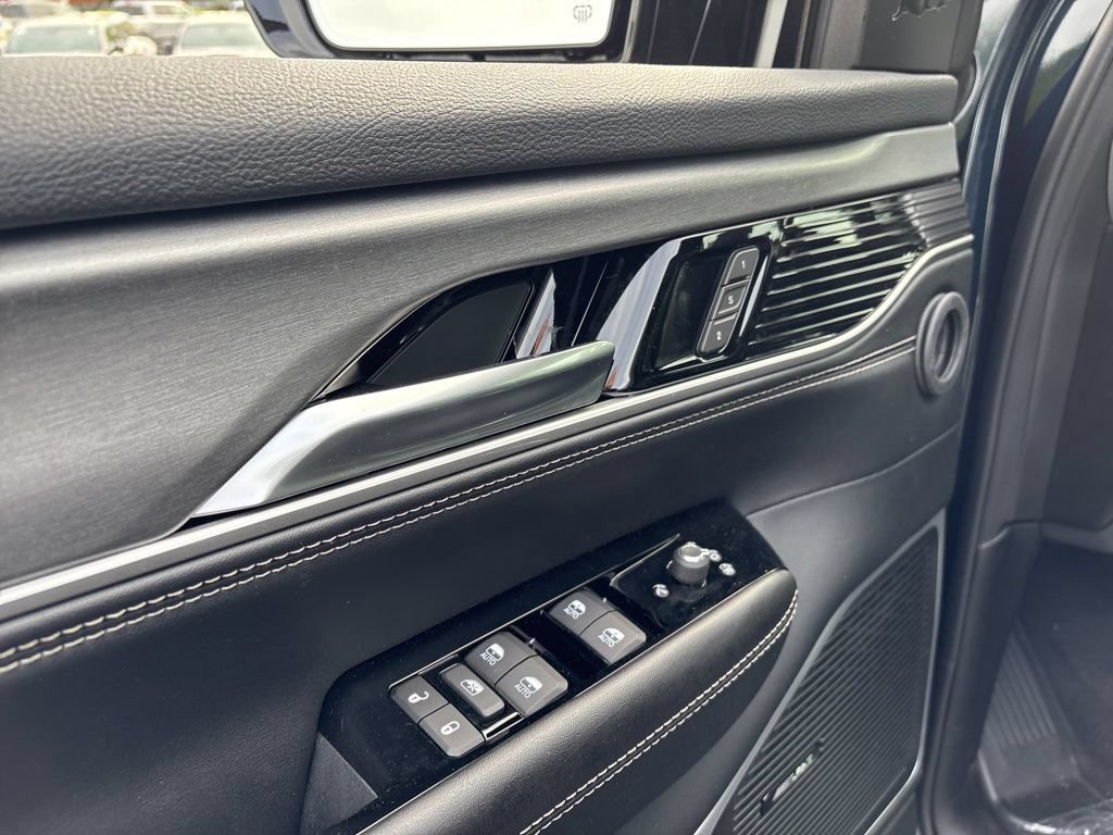 New 2026 Jeep Grand Wagoneer L Limited AWD/4WD image 16