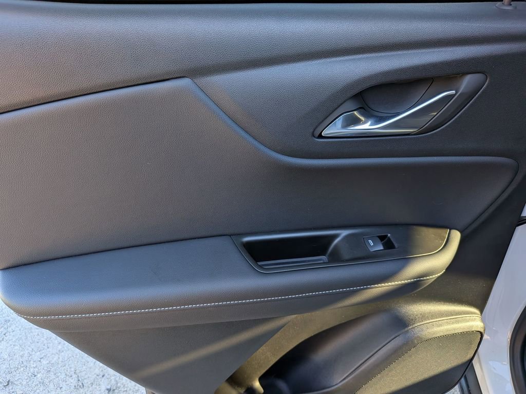 Used 2025 Chevrolet Blazer LT w/ Sound & Technology Package image 25