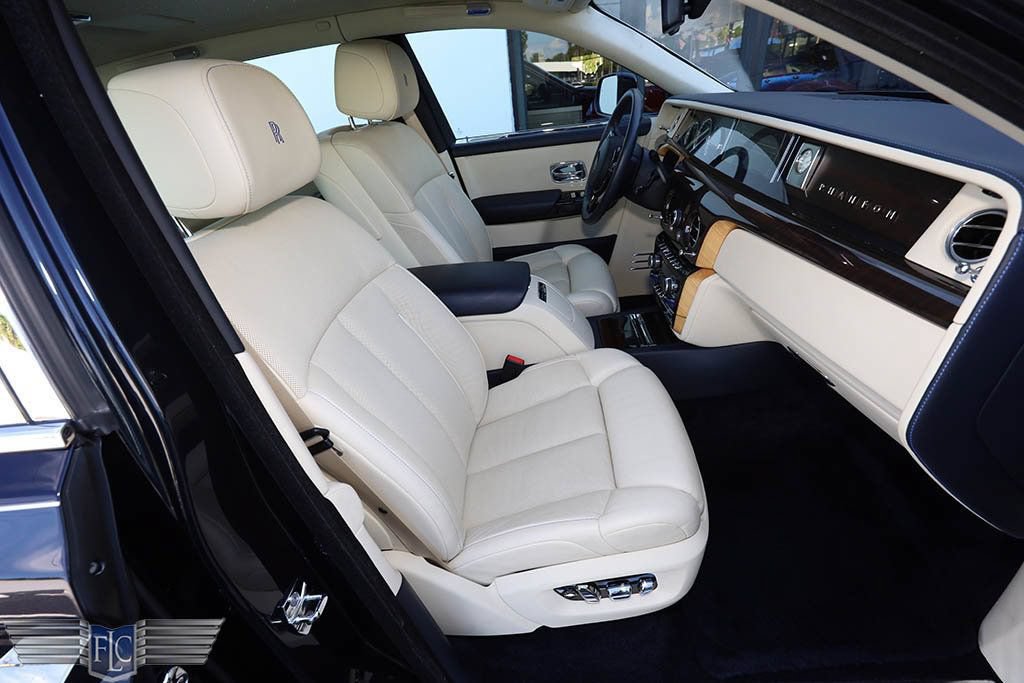 Used 2018 Rolls-Royce Phantom Sedan RWD image 12