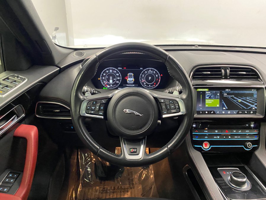 Used 2020 Jaguar F-PACE S image 34