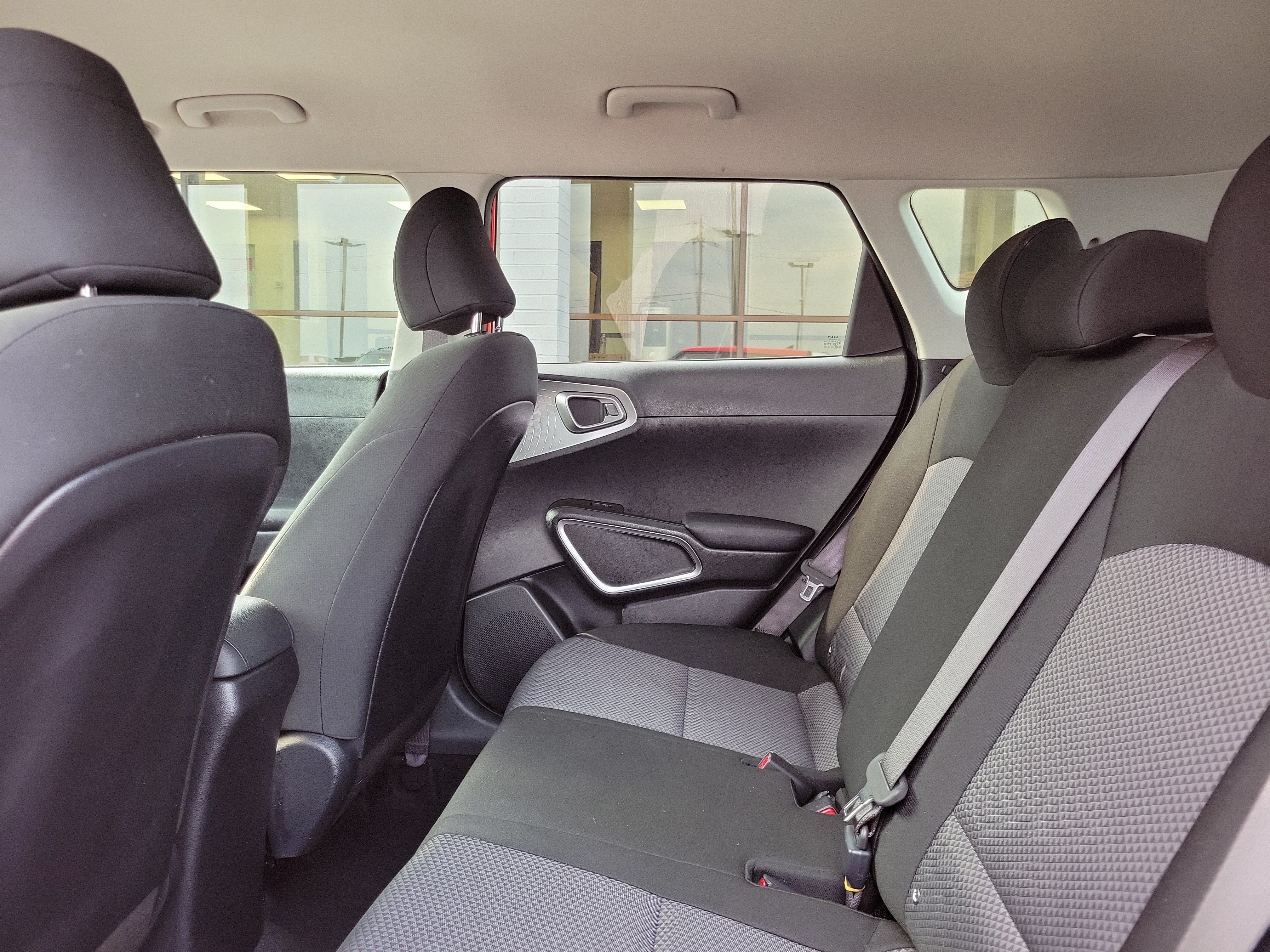 Used 2025 Kia Soul LX FWD image 11