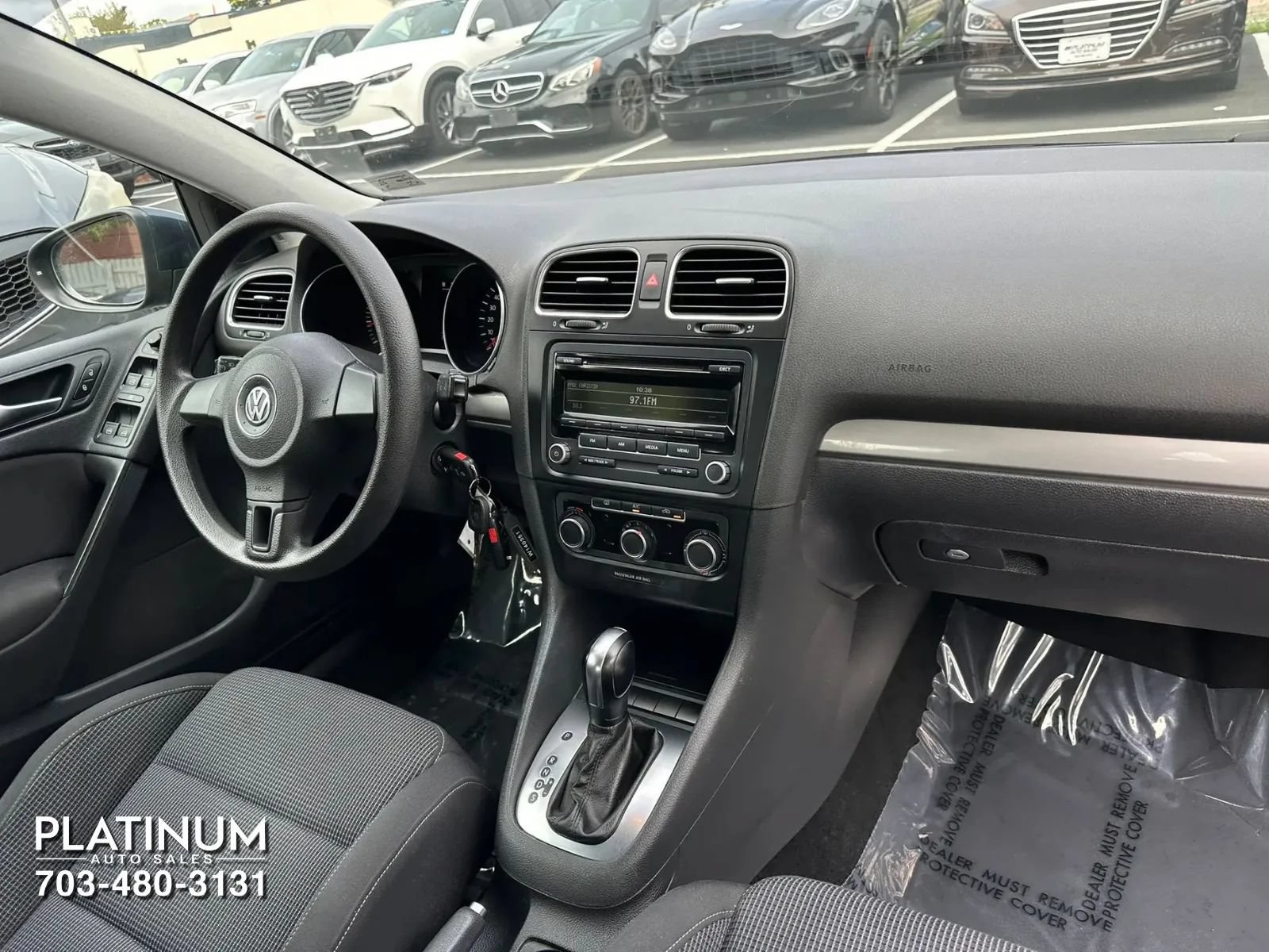 Used 2013 Volkswagen Golf 4-Door FWD image 11