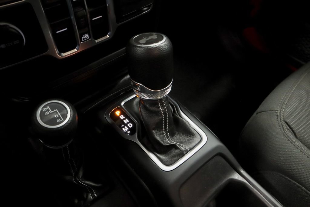 Used 2021 Jeep Wrangler Unlimited Sahara image 33