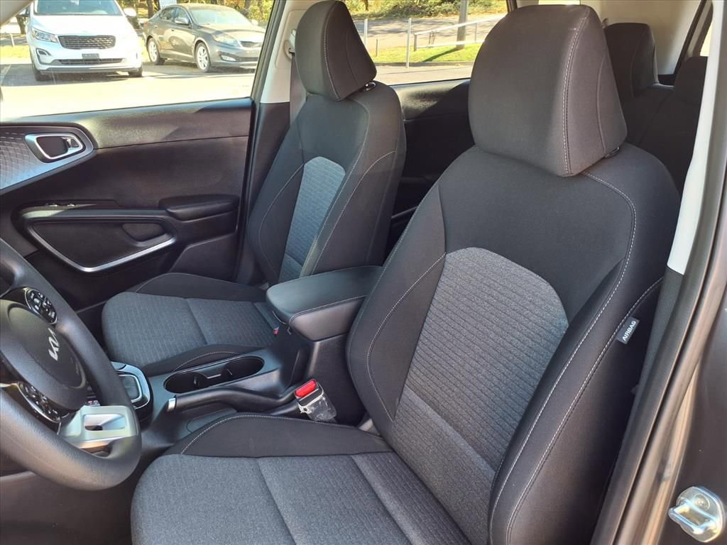 Used 2022 Kia Soul S image 12