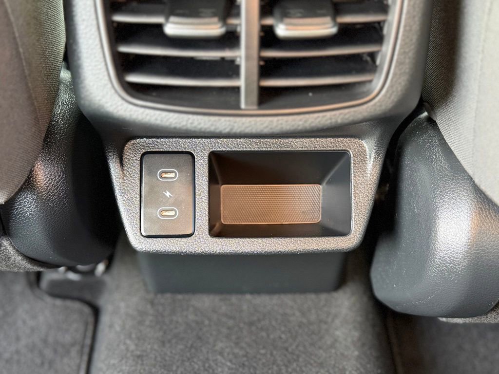 Used 2025 Kia Seltos LX image 8