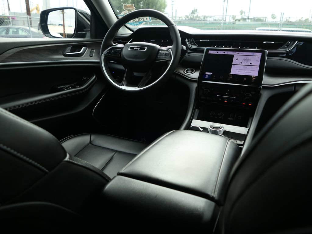 Used 2023 Jeep Grand Cherokee 4WD 4xe image 23