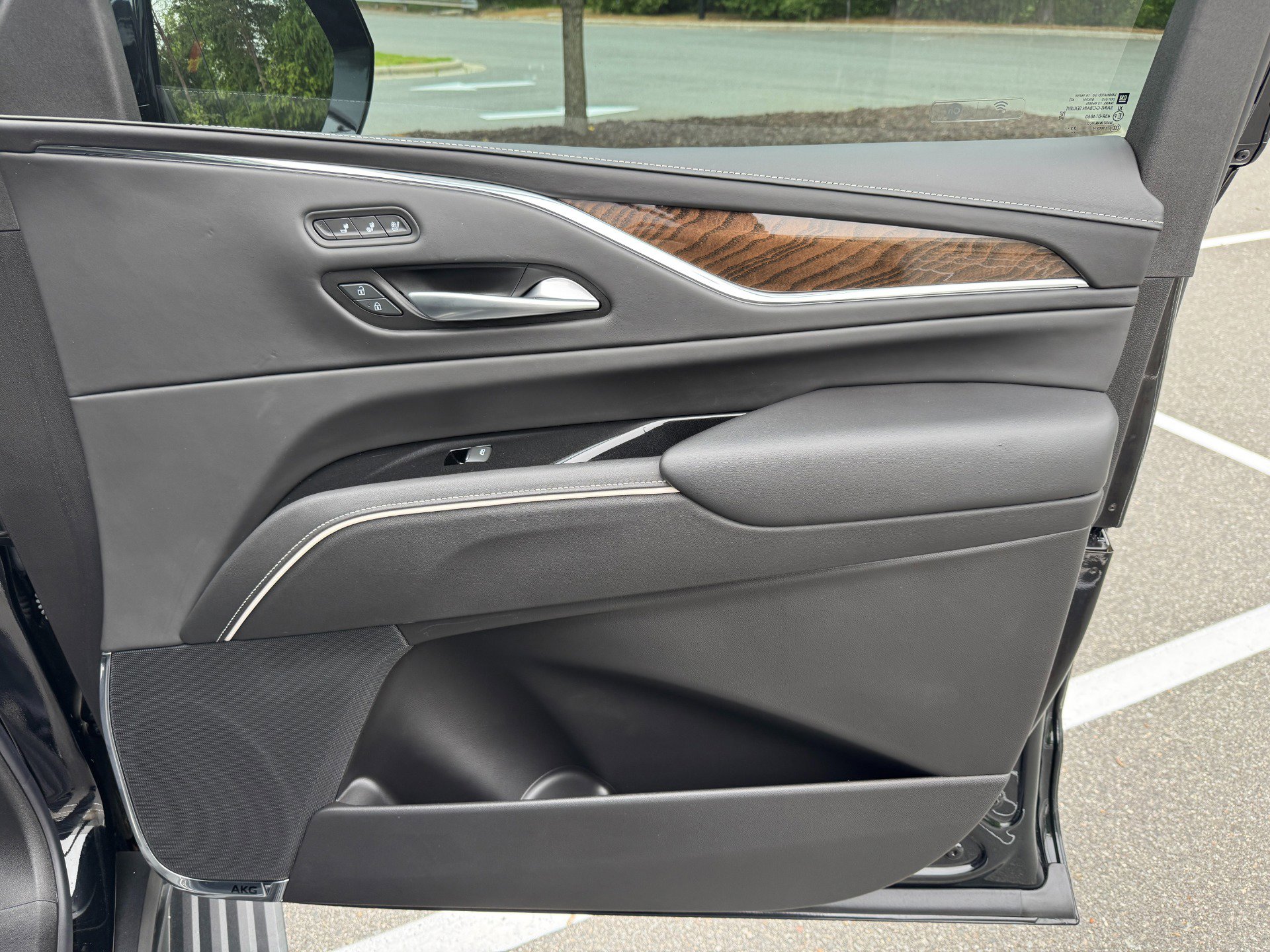 Used 2024 Cadillac Escalade ESV Sport Platinum w/ LPO, ONYX Package image 54