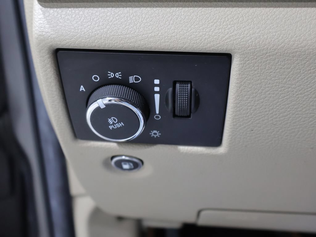 Used 2014 Jeep Grand Cherokee Limited AWD/4WD image 31