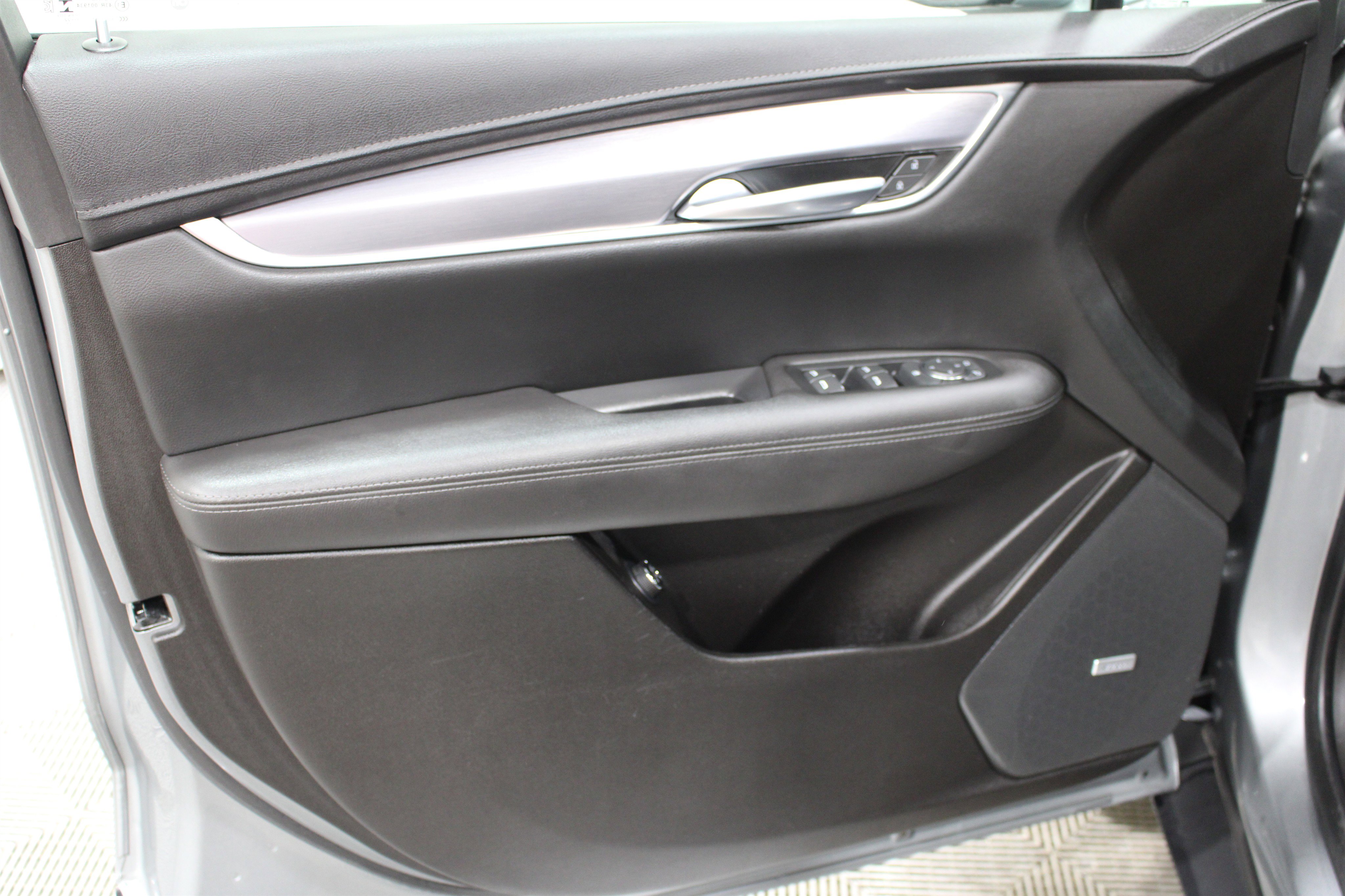 Certified 2023 Cadillac XT5 Luxury image 6