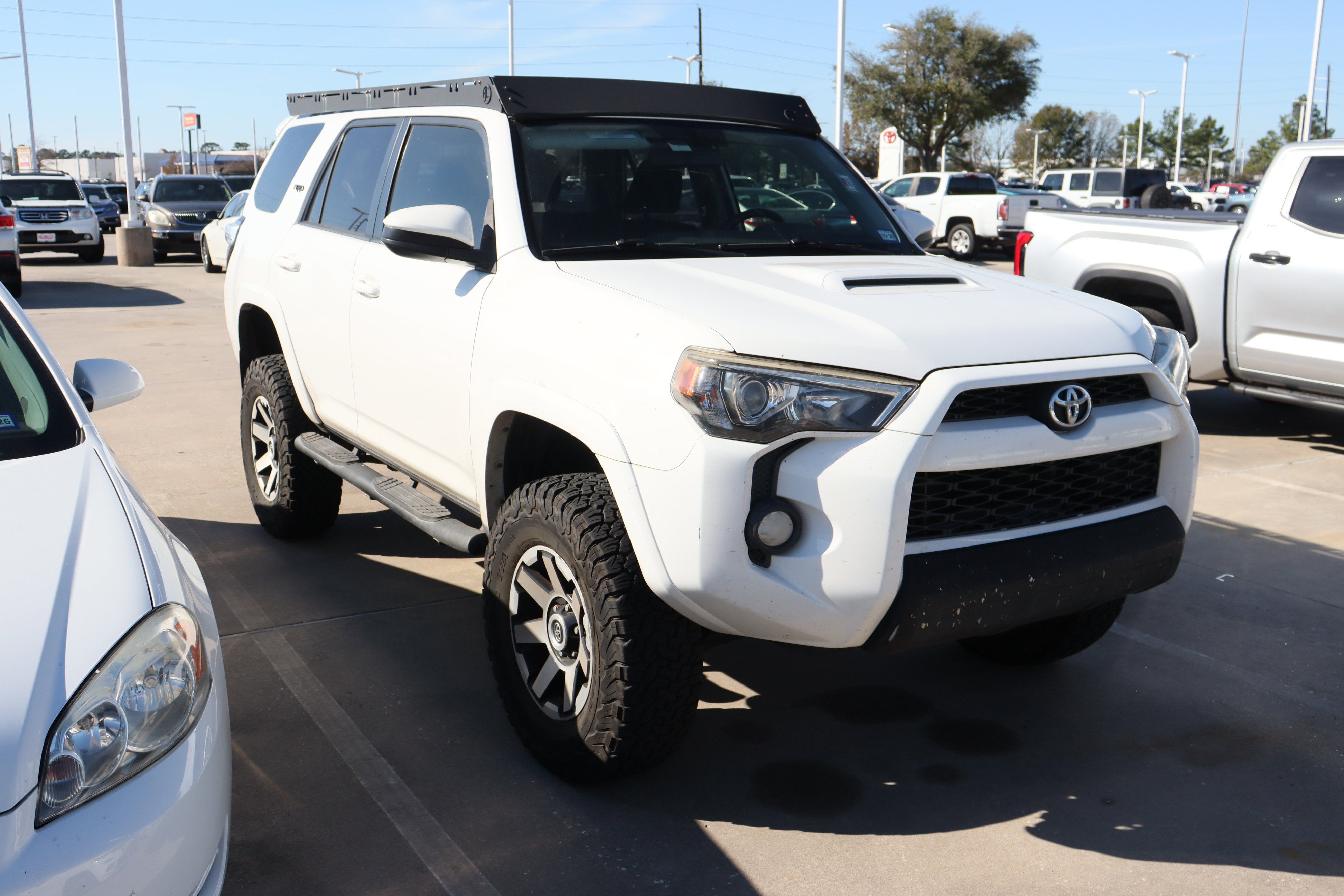 Used 2018 Toyota 4Runner TRD Off-Road image 2