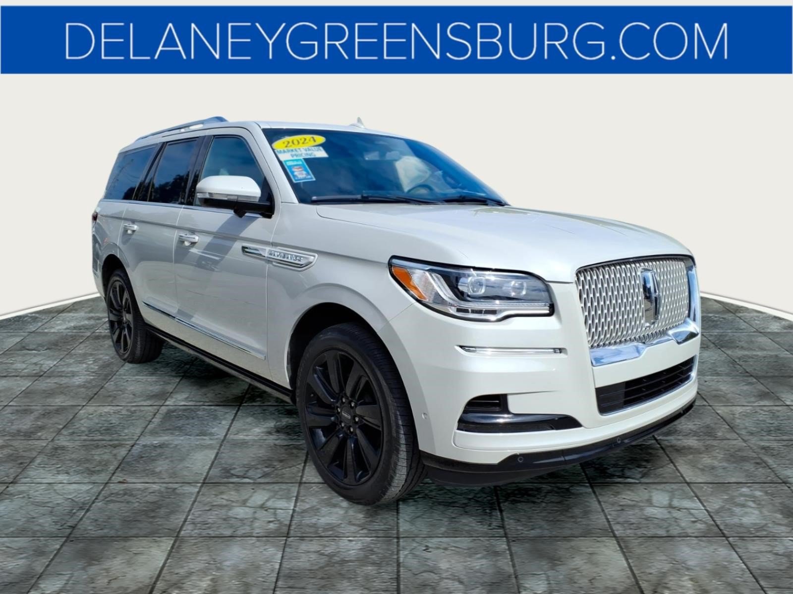 Used 2024 Lincoln Navigator Reserve AWD/4WD image 1