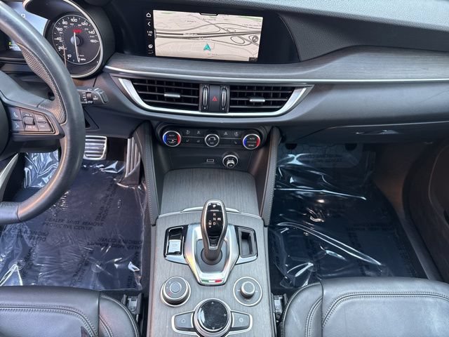Used 2023 Alfa Romeo Stelvio Ti AWD/4WD image 15