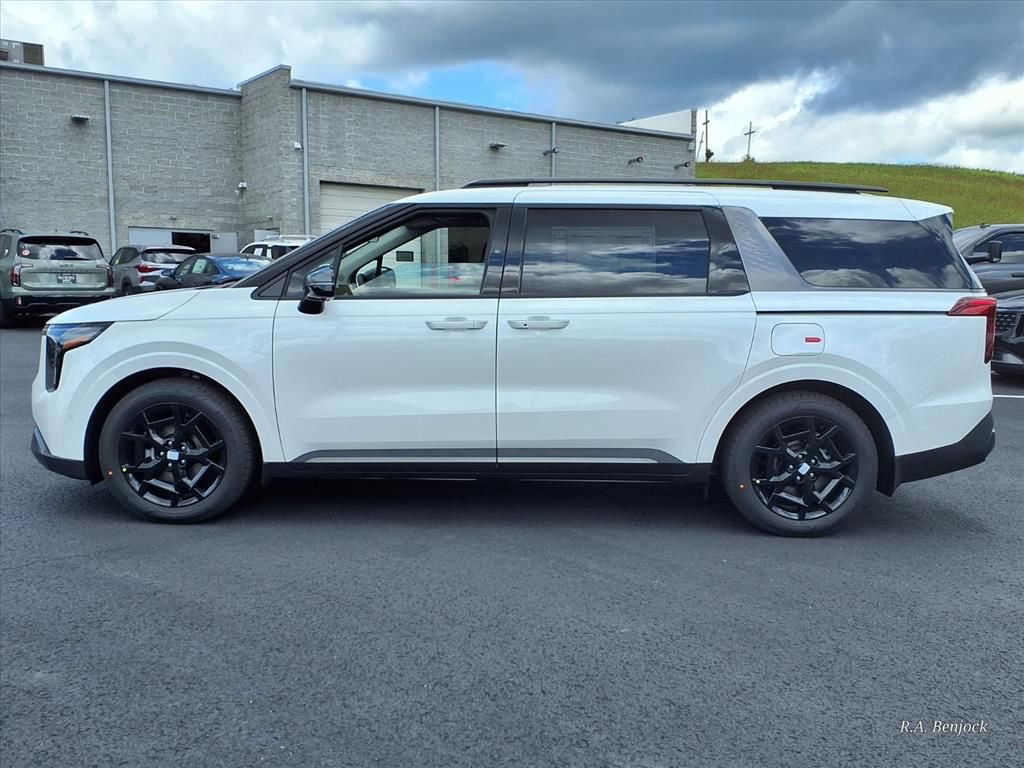 New 2026 Kia Carnival SX w/ SX Dark Edition Package image 3