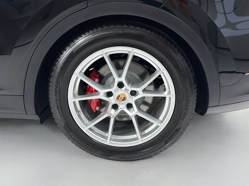 Certified 2025 Porsche Cayenne S AWD/4WD image 36