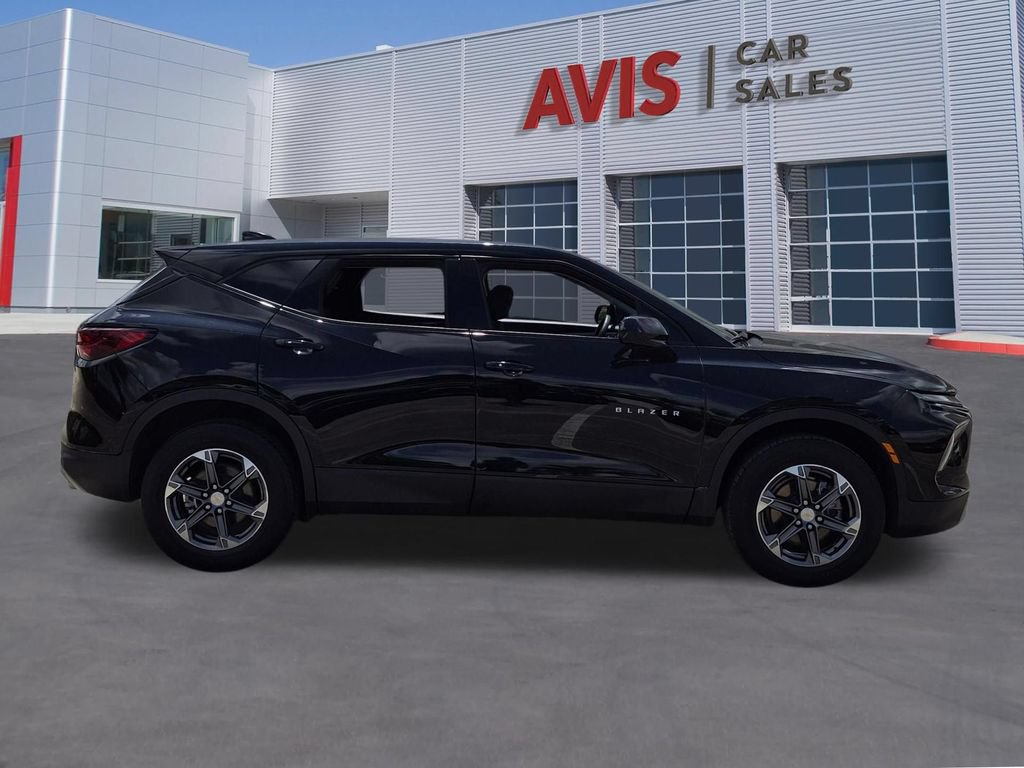 Used 2025 Chevrolet Blazer LT AWD/4WD image 5