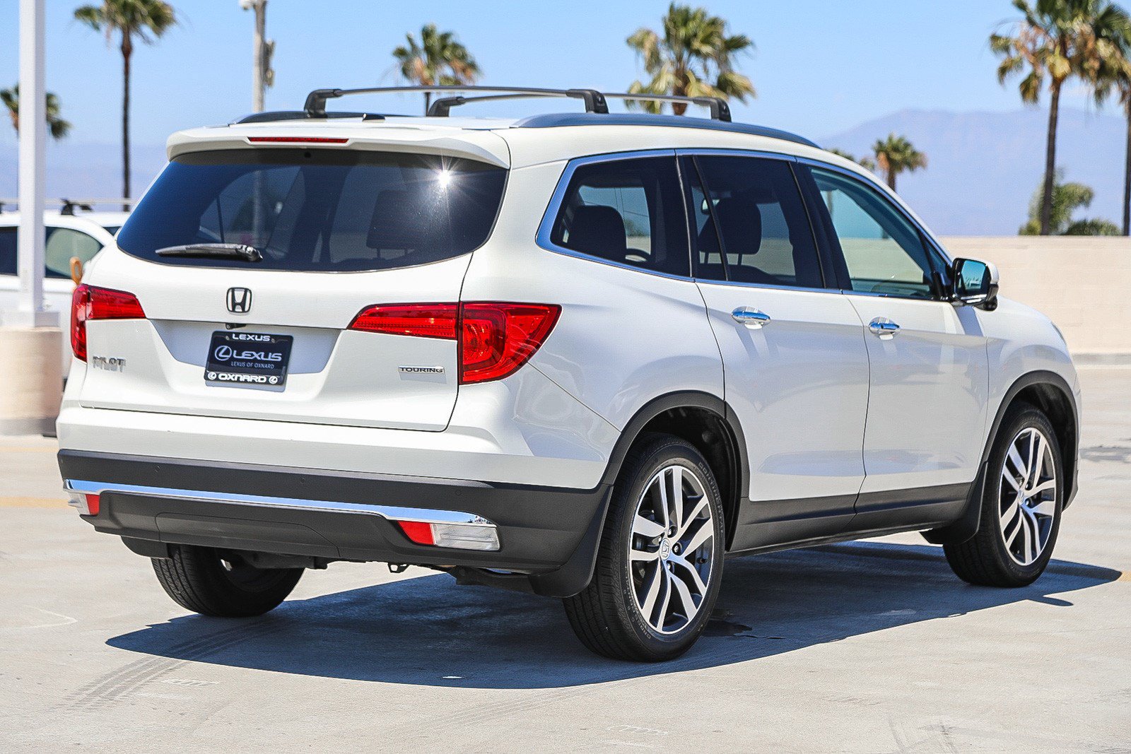 Used 2017 Honda Pilot Touring image 7