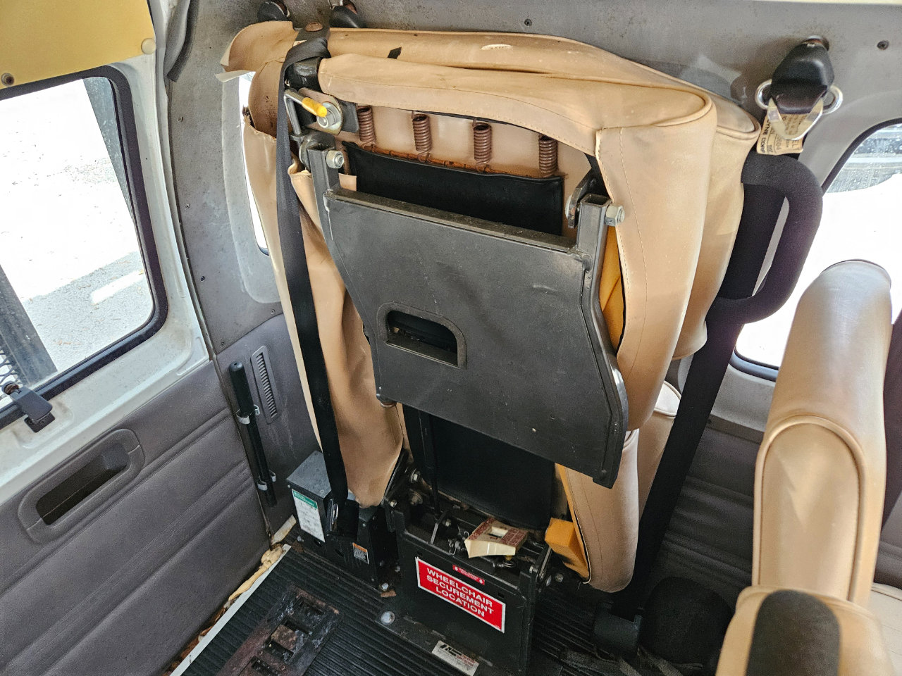 Used 1997 Dodge B3500 image 35