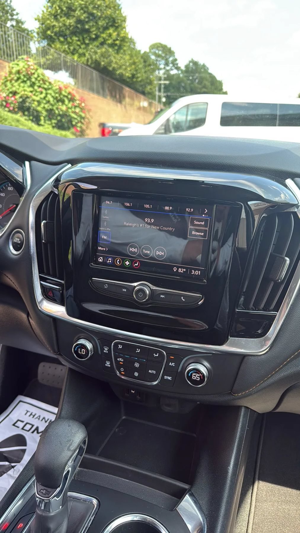 Used 2021 Chevrolet Traverse LS FWD image 21