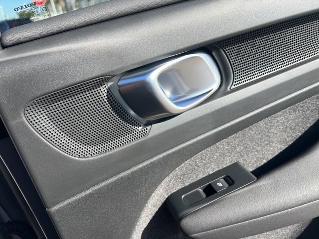 New 2026 Volvo XC40 B4 Core FWD image 30