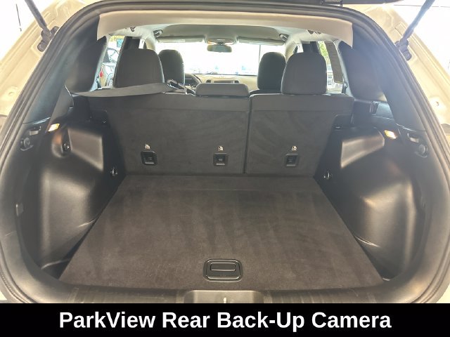 Used 2019 Jeep Cherokee Latitude w/ Popular Appearance Group AWD/4WD image 6