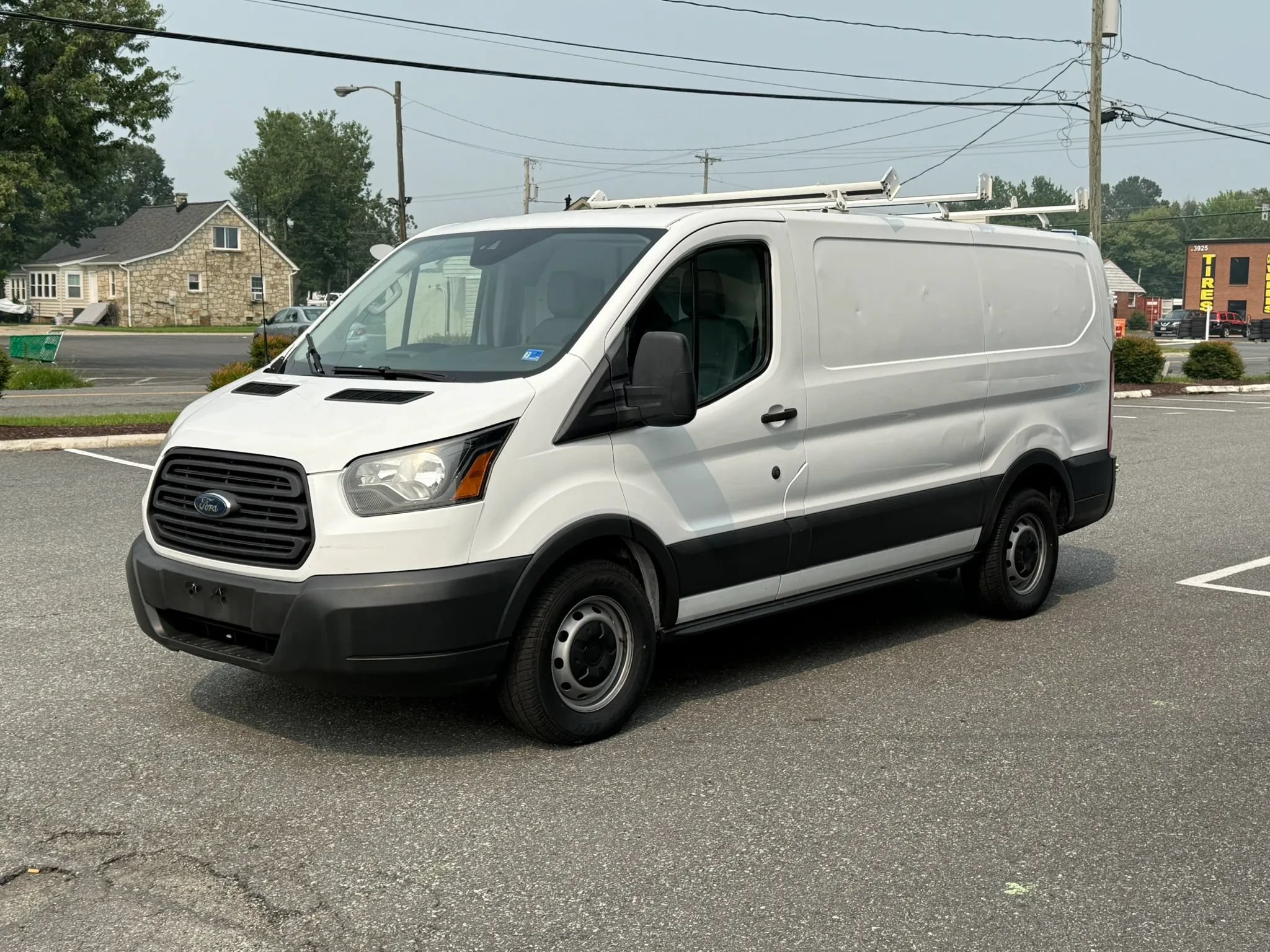 Used 2017 Ford Transit 150 130 Low Roof RWD image 3