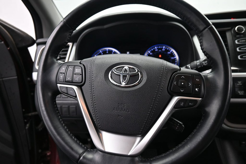 Used 2018 Toyota Highlander XLE AWD/4WD image 20