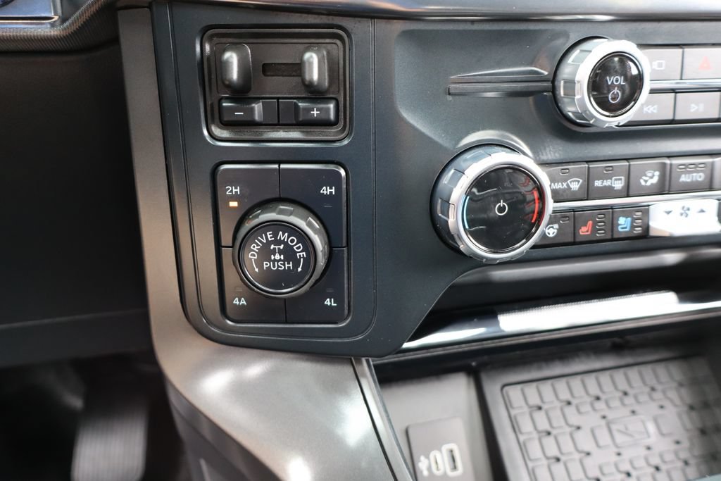 Used 2025 Ford F150 Lariat w/ Equipment Group 502A High AWD/4WD image 40