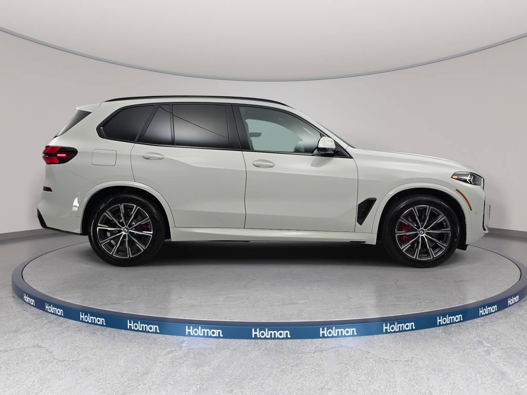 New 2026 BMW X5 xDrive50e w/ M Sport Package AWD/4WD image 4