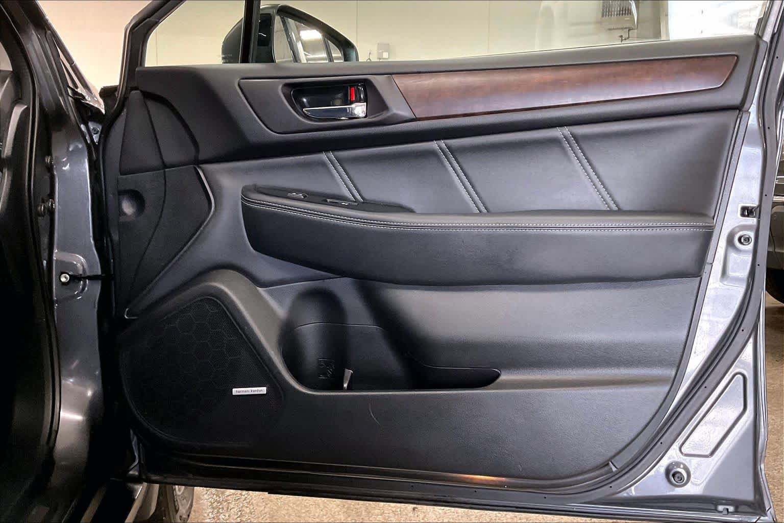 Used 2019 Subaru Outback 2.5i Limited AWD/4WD image 23
