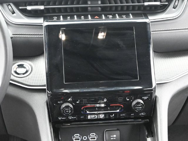 Used 2024 Jeep Grand Cherokee L Laredo AWD/4WD image 28