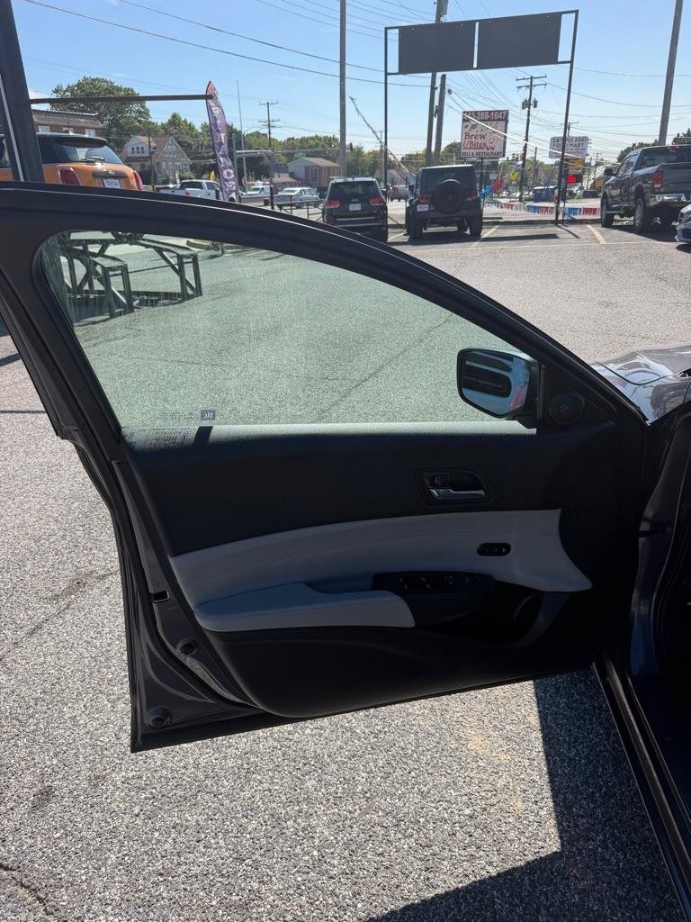 Used 2018 Acura ILX FWD image 10