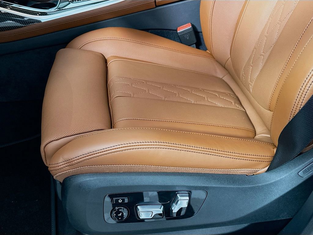 New 2026 BMW X7 M60i image 21