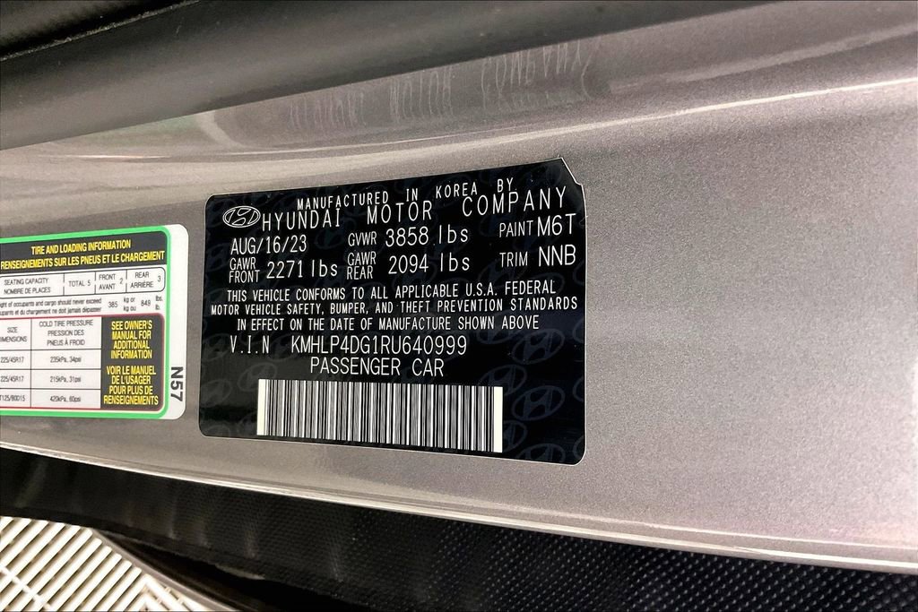 Used 2024 Hyundai Elantra Limited image 44