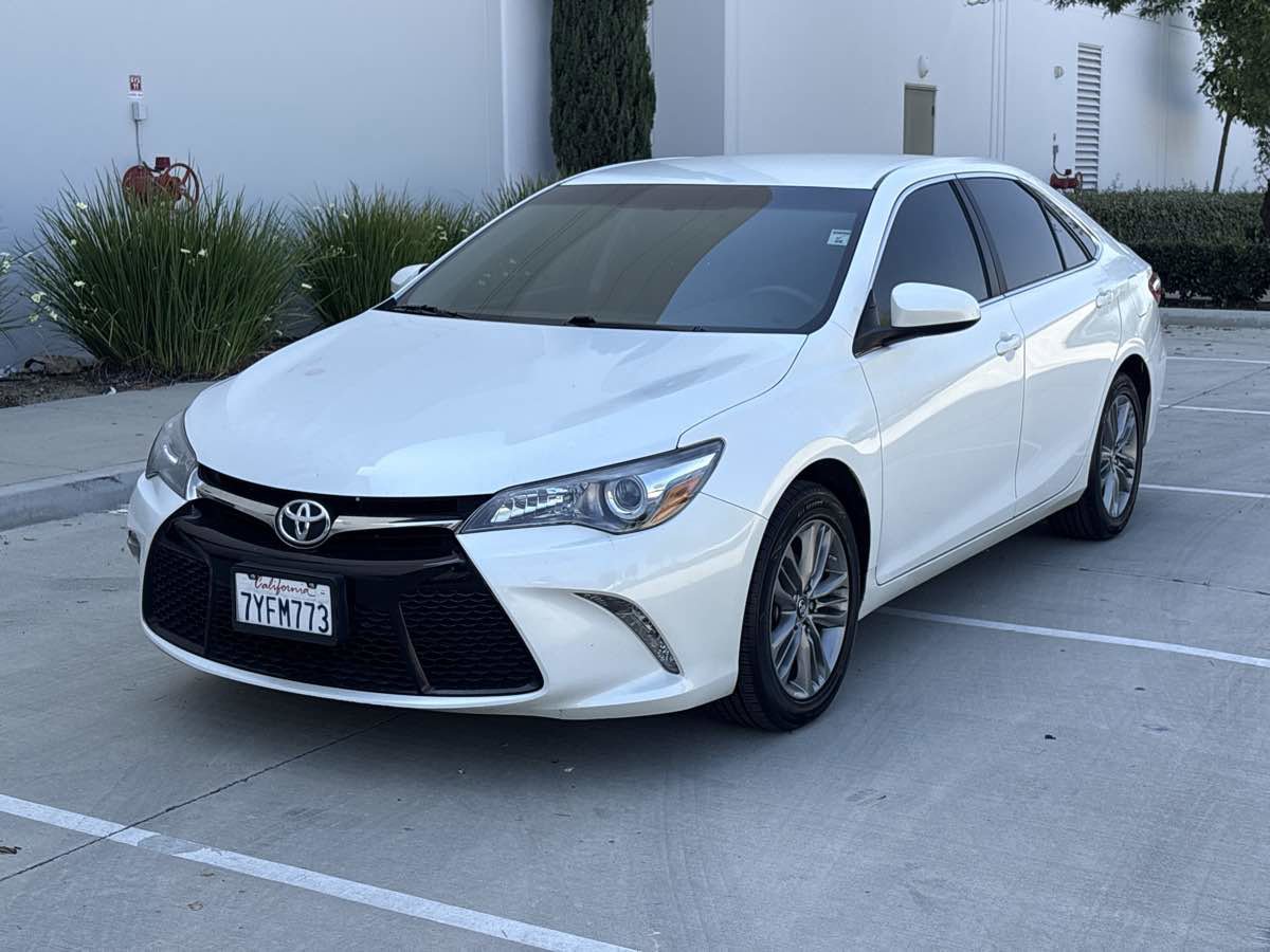 Used 2017 Toyota Camry SE FWD image 7