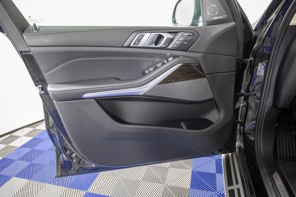 Used 2024 BMW X7 xDrive40i image 15