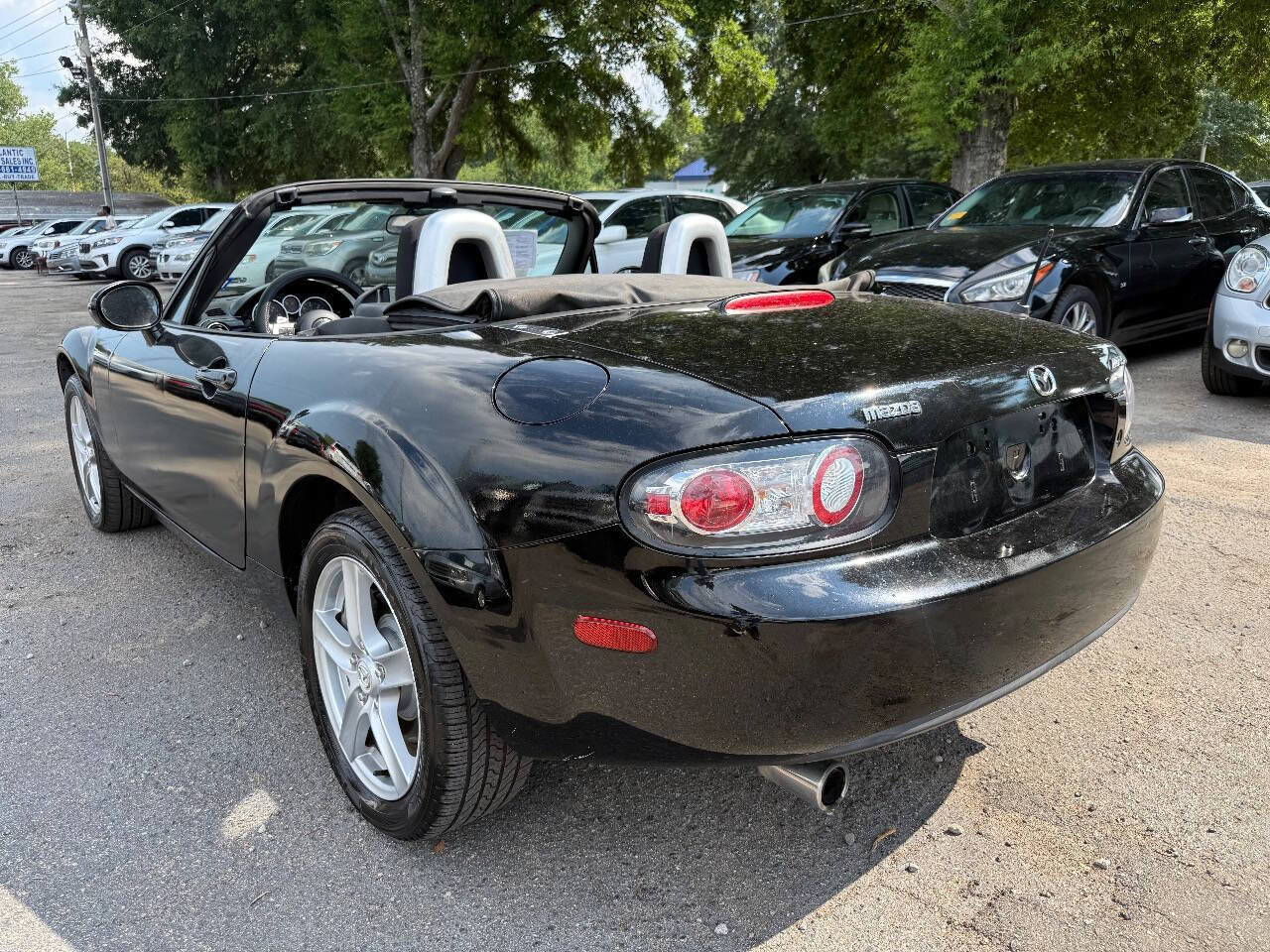 Used 2006 MAZDA MX-5 Miata Touring RWD image 5