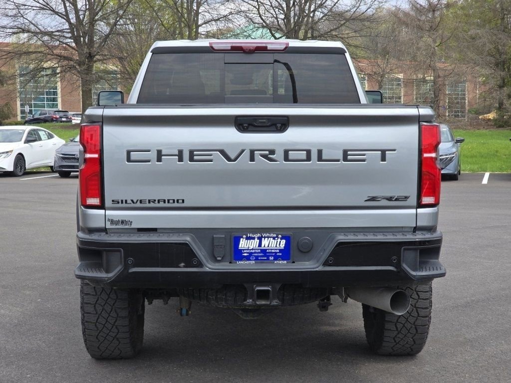 Used 2024 Chevrolet Silverado 2500 ZR2 w/ Technology Package image 11