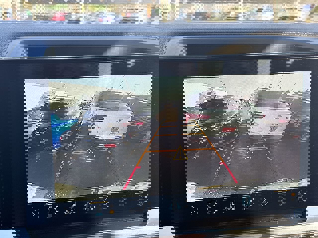 Used 2022 Chevrolet Silverado 1500 LTZ w/ LTZ Premium Package image 13