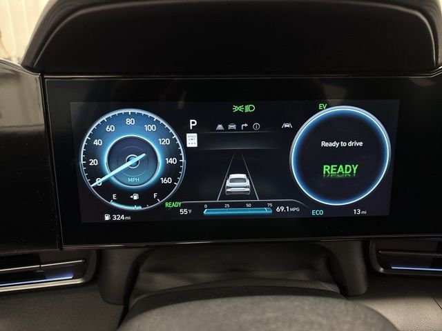 Used 2025 Hyundai Elantra SEL FWD image 11