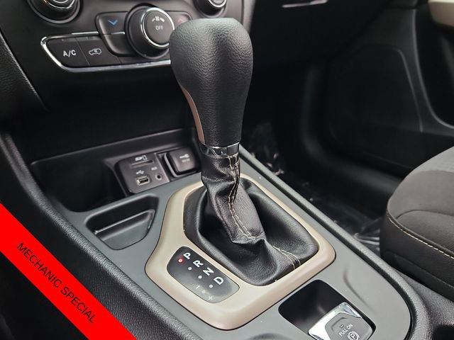 Used 2017 Jeep Cherokee Latitude w/ Safety/Convenience Group image 16