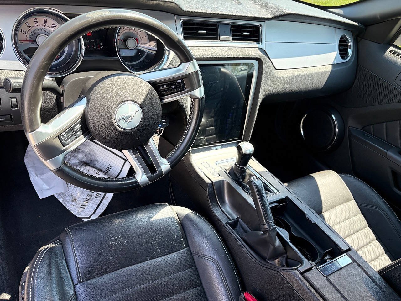 Used 2010 Ford Mustang GT Premium RWD image 9