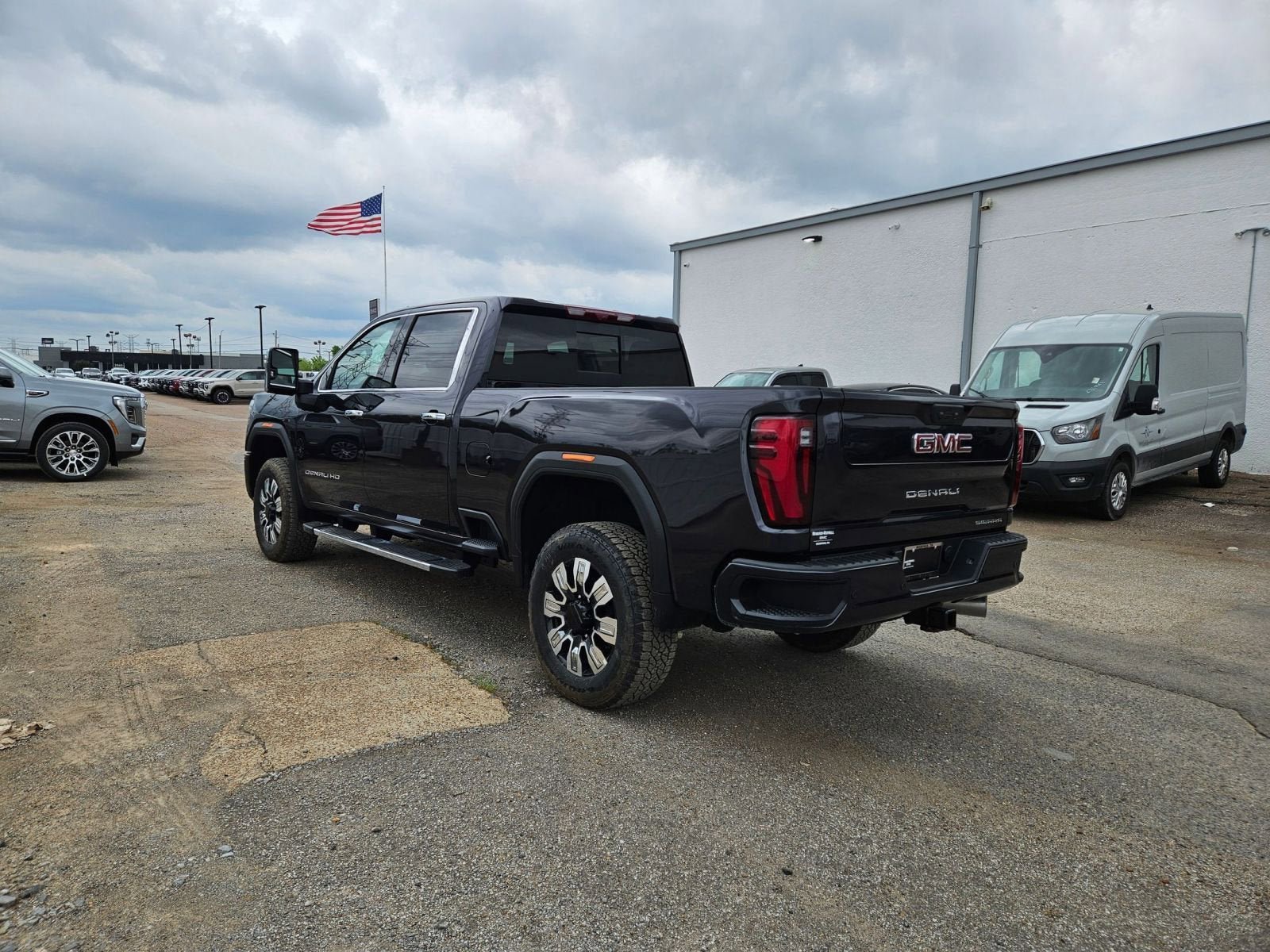 New 2026 GMC Sierra 3500 Denali w/ Technology Package AWD/4WD image 3