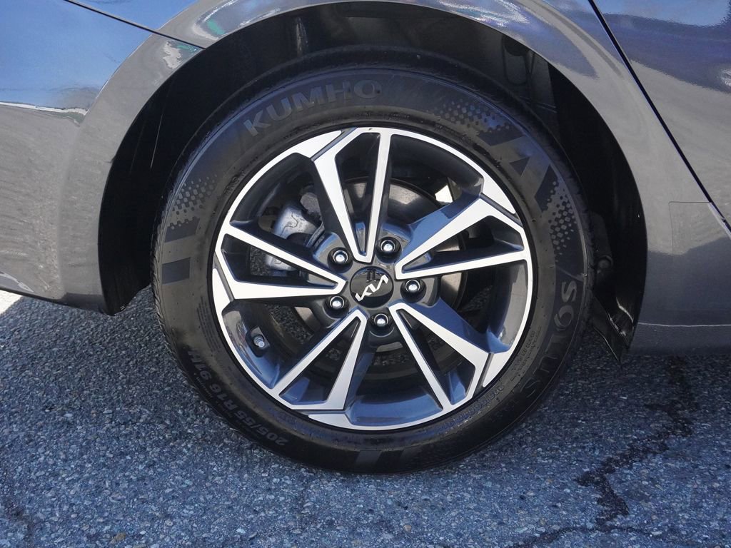 Used 2023 Kia Forte LXS w/ LXS Technology Package image 17