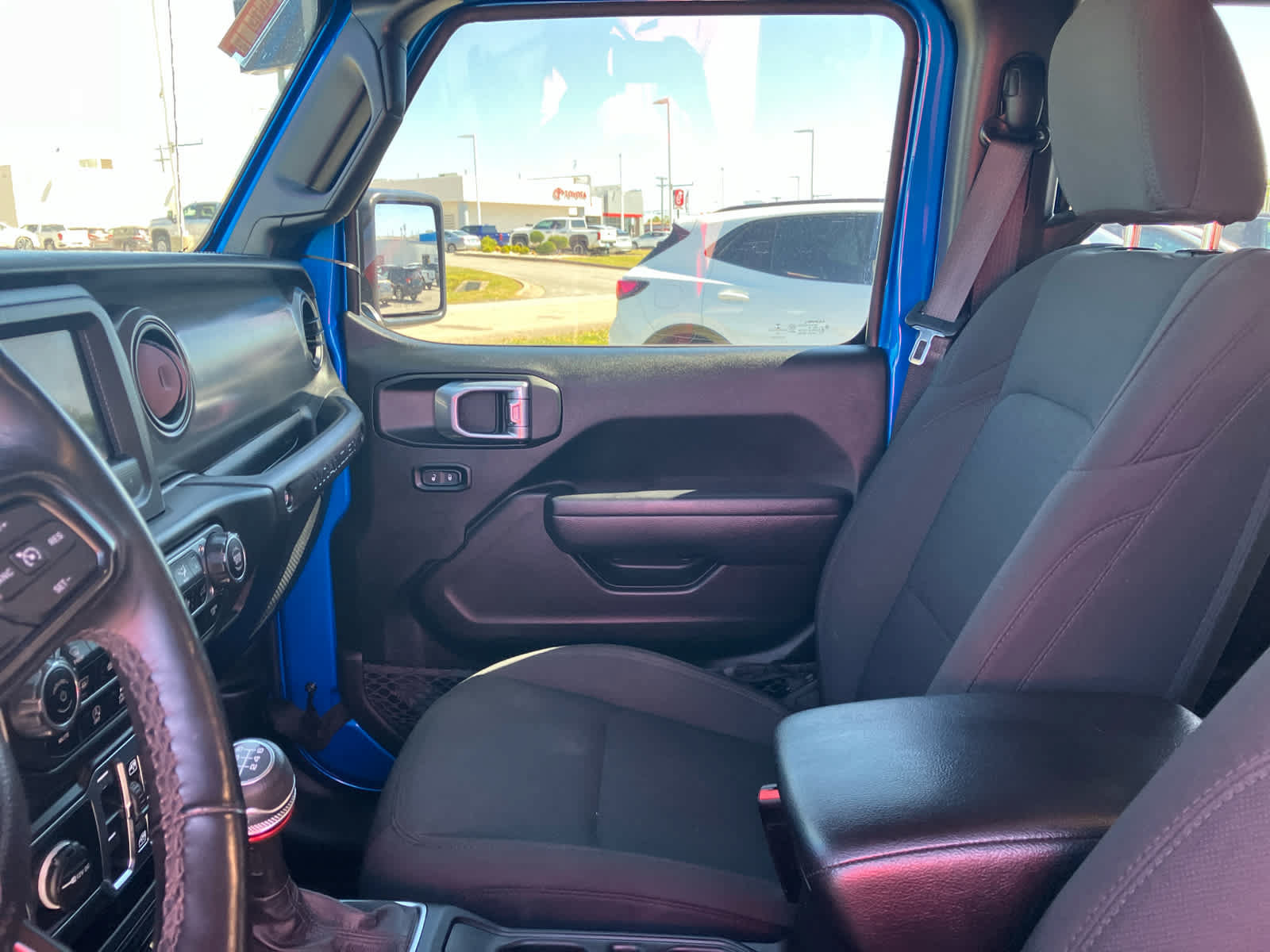 Used 2022 Jeep Wrangler Unlimited Sport AWD/4WD image 9