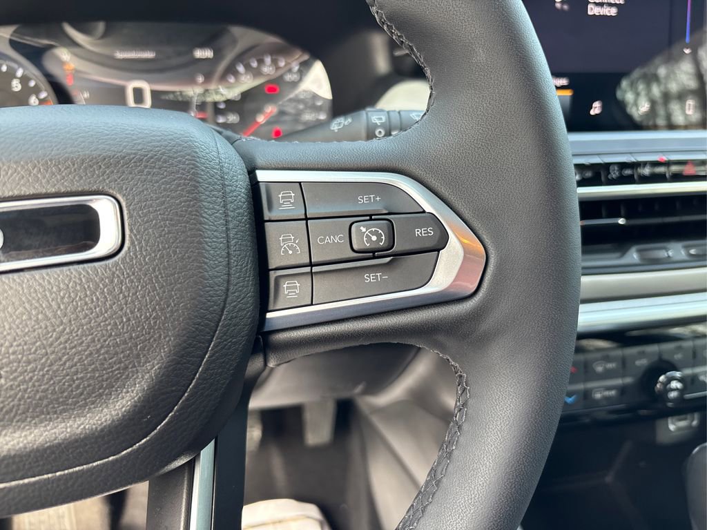 New 2025 Jeep Compass Limited image 26