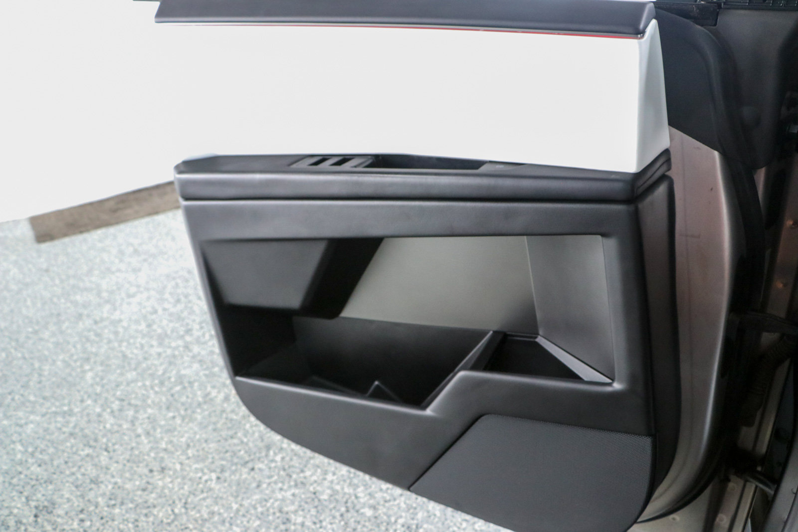 Used 2024 Tesla Cybertruck AWD Crew Cab image 19