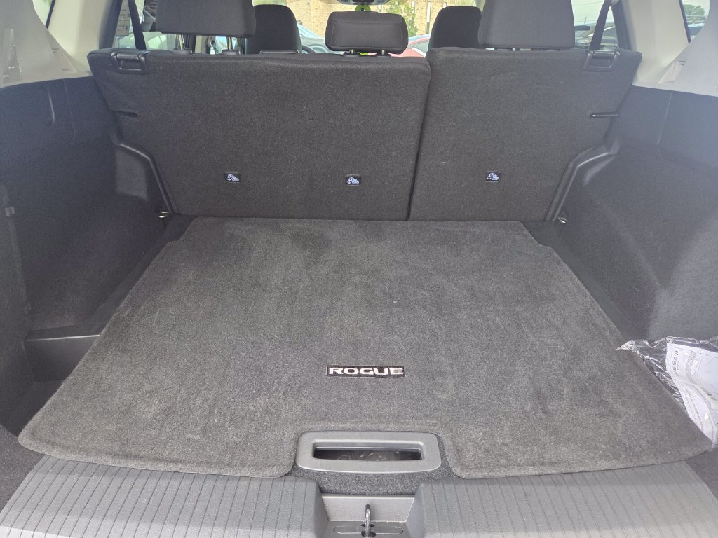 Used 2026 Nissan Rogue S FWD image 26
