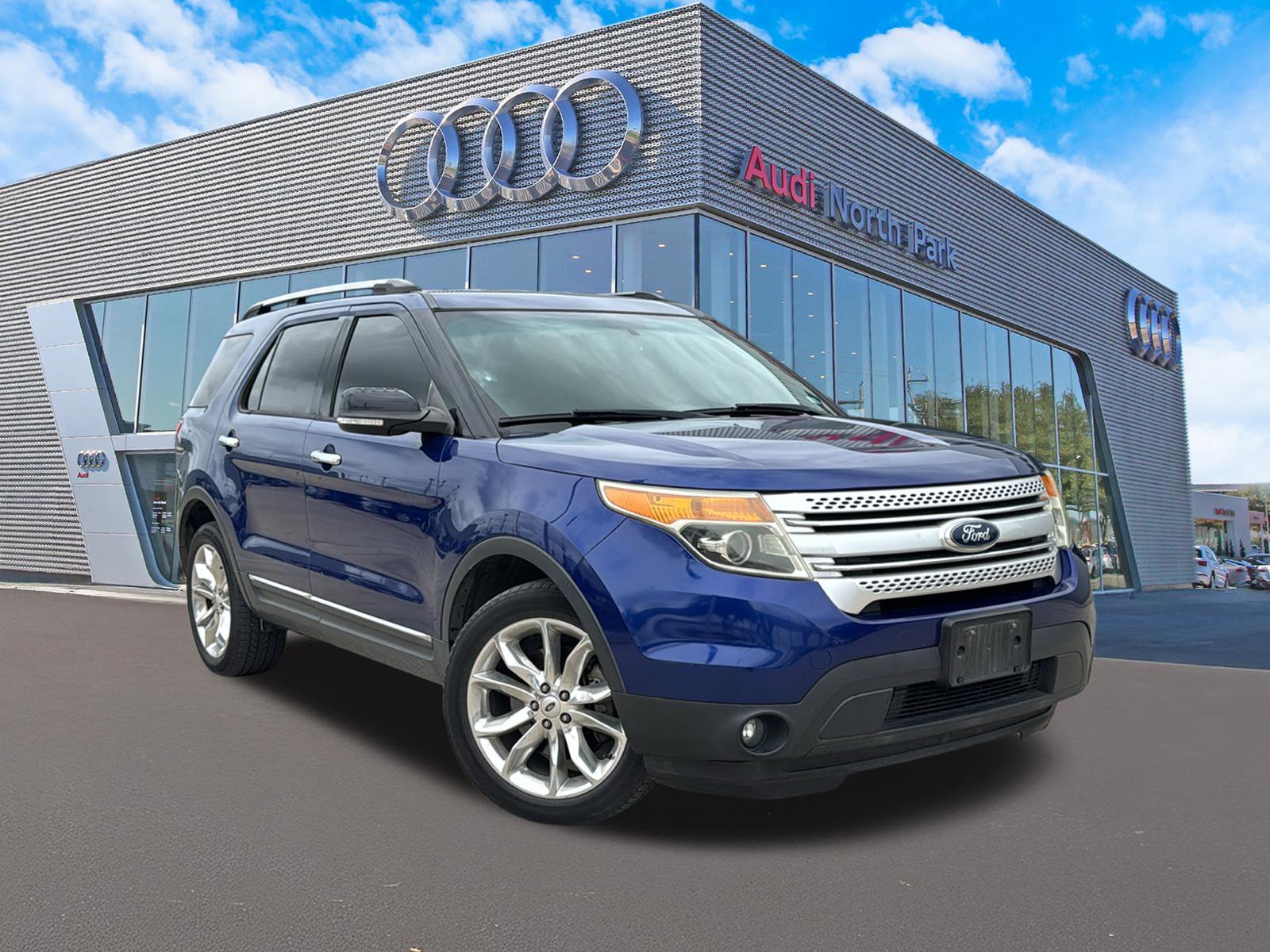 Used 2015 Ford Explorer XLT w/ Equipment Group 202B AWD/4WD image 1