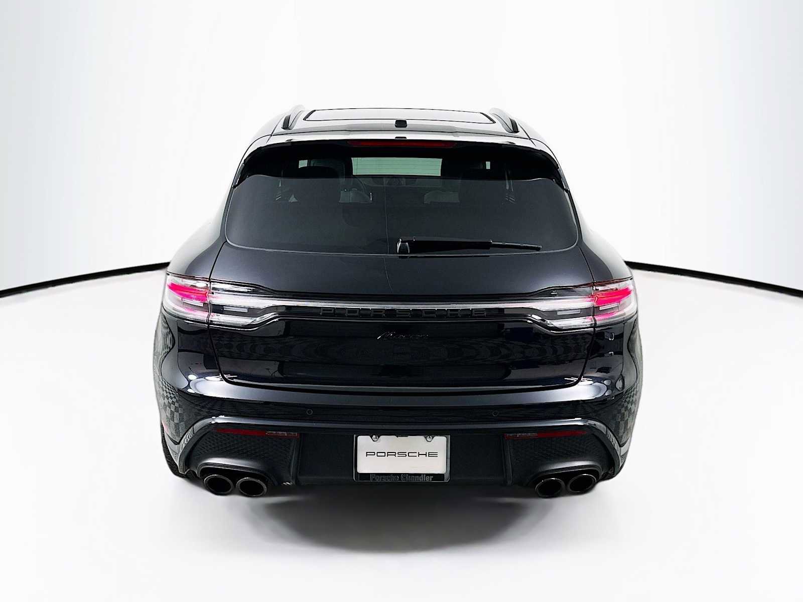 Certified 2025 Porsche Macan image 10