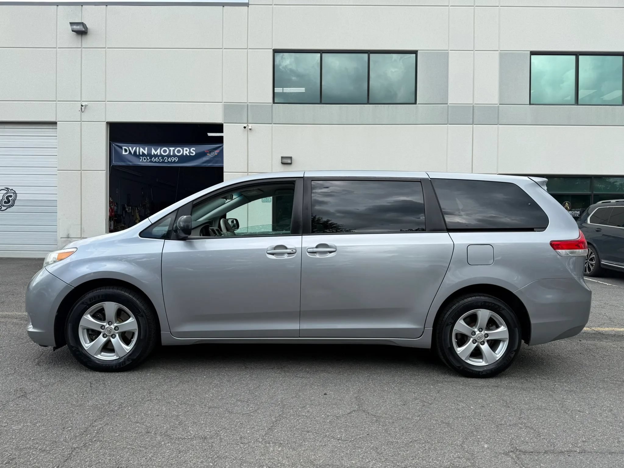 Used 2012 Toyota Sienna LE FWD image 10